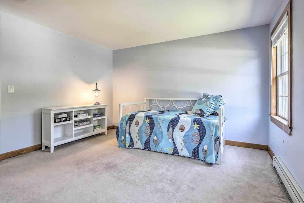 Onset Home w/ Deck: Walk to Beach on Buzzards Bay!