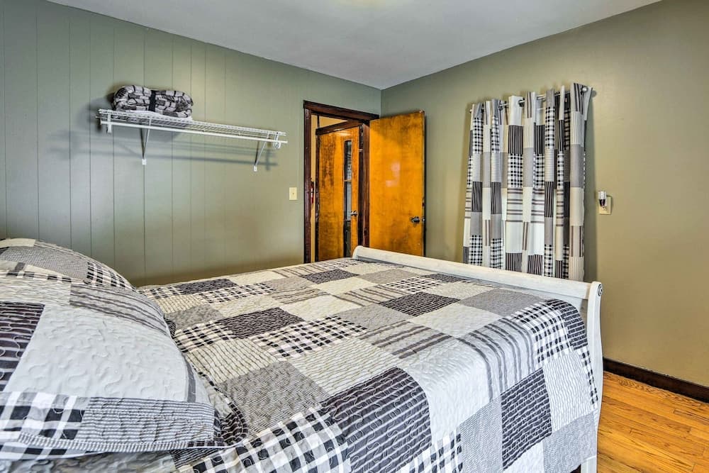 Hilltop Home w/ Grill, In Wayne Nat'l Forest