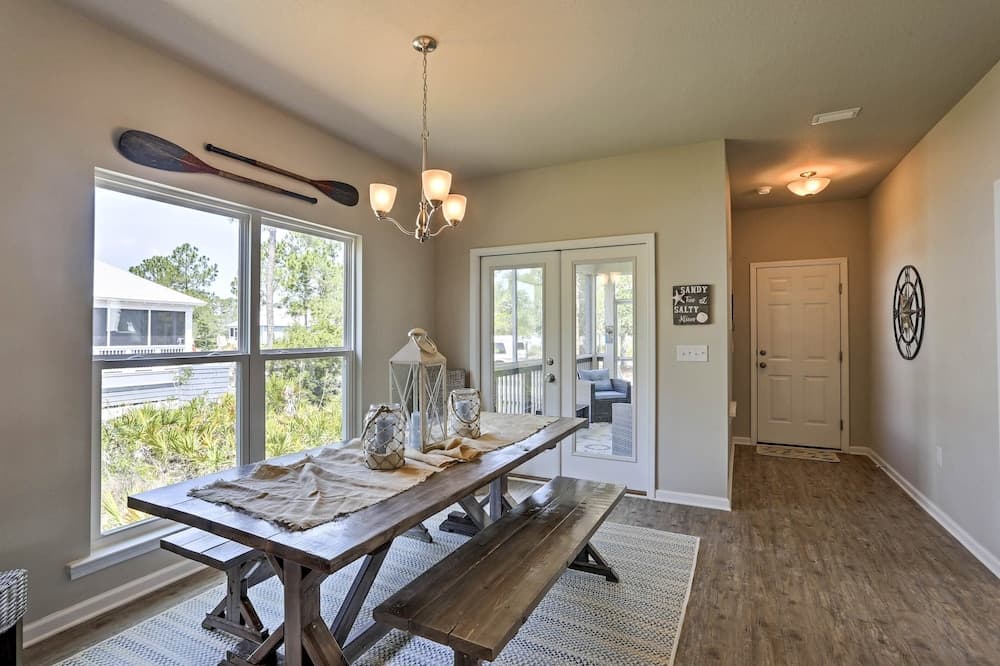 Port St Joe Beach House w/ Pool Access!