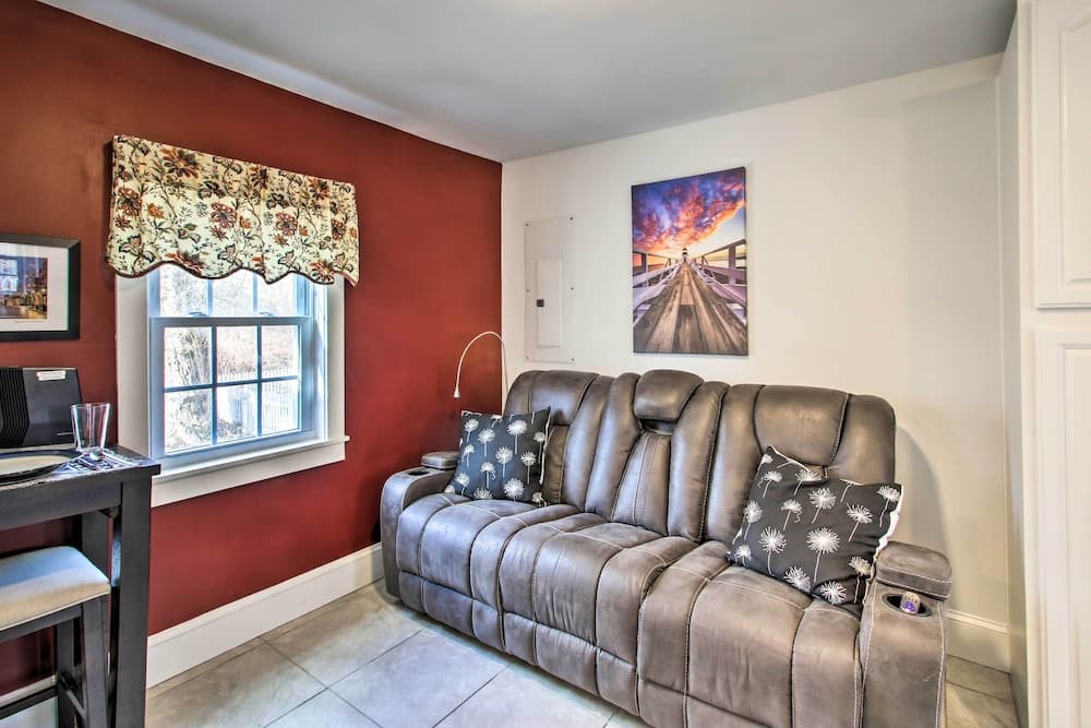 Historic Bath Home, Walk to Waterfront Park!