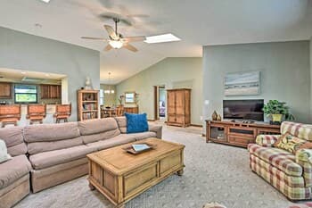 Spacious Home - 5 Mi to Beach & Intl Speedway!