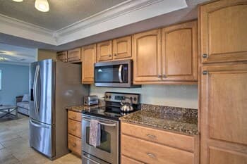 Sunny Canalfront Getaway, 8 Mi to Cocoa Beach