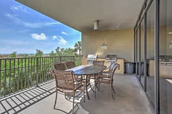 Beachfront Bliss on Dauphin Island w/ Pool Access!