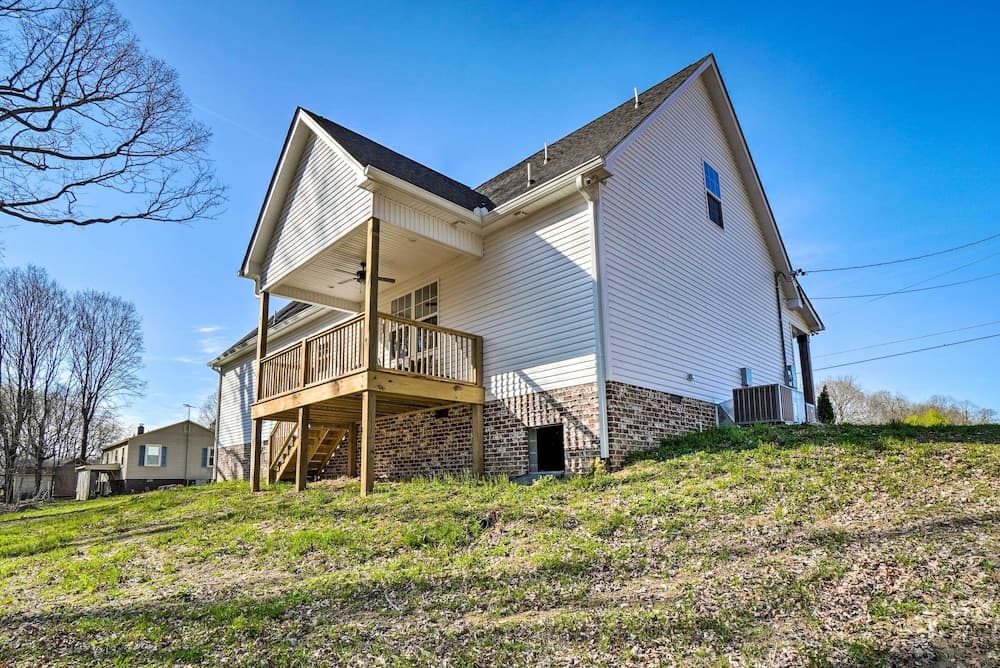 Goodlettsville Home ~ 4 Miles to Raceway!