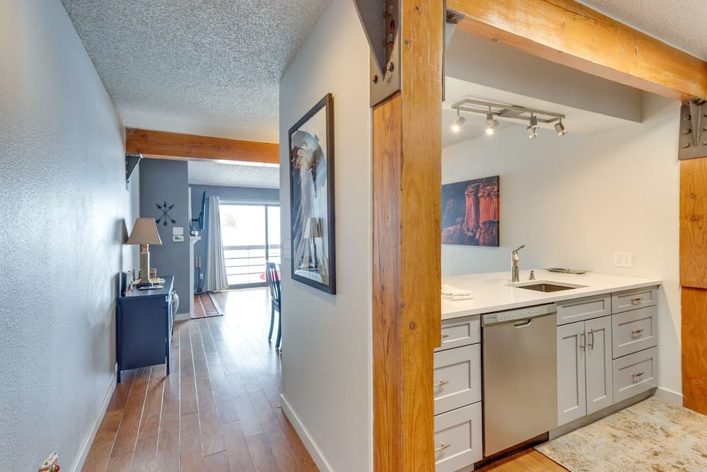 Crested Butte Vacation Rental: Walk to Ski Slopes!