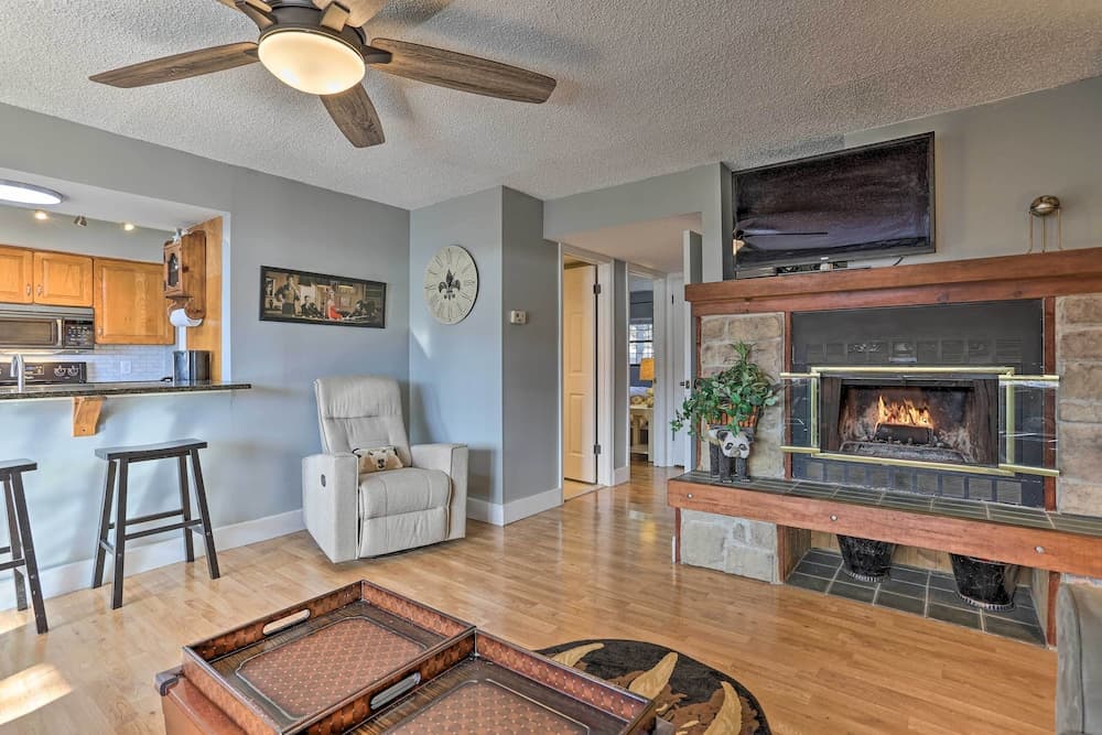 Condo on Big Boulder Lake w/ Community Pool Access