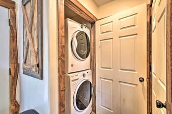 Lily Pad on the Pond w/ Hot Tub Overlooking Pond