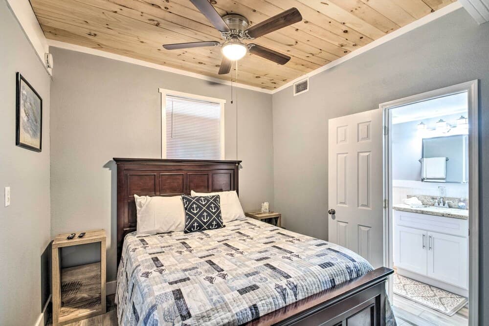 Pensacola Home ~ 3 Mi to Perdido Key Beach!