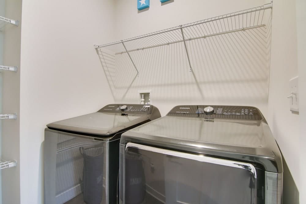 Covered Patio, Grill & Hammock: Frankford Home!