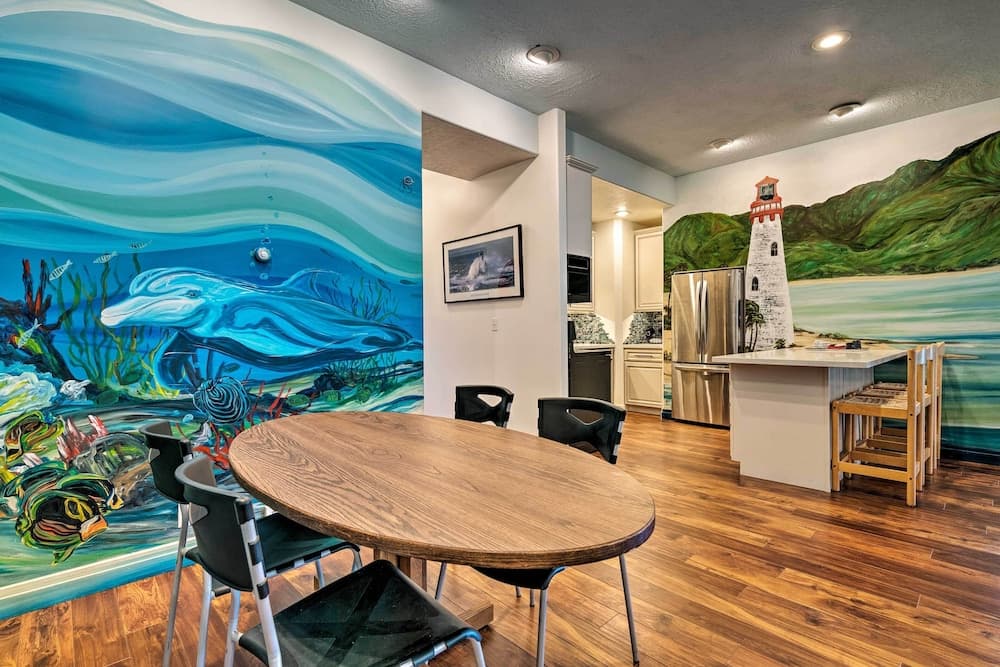 'under the Sea...and Ski' Apt w/ View, Near Dwtn