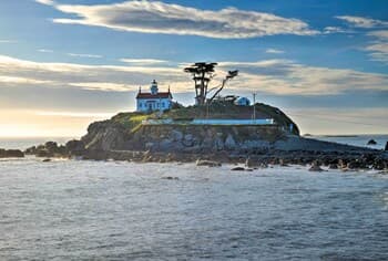 Unique Dog-friendly Log Cabin: Short Walk to Ocean
