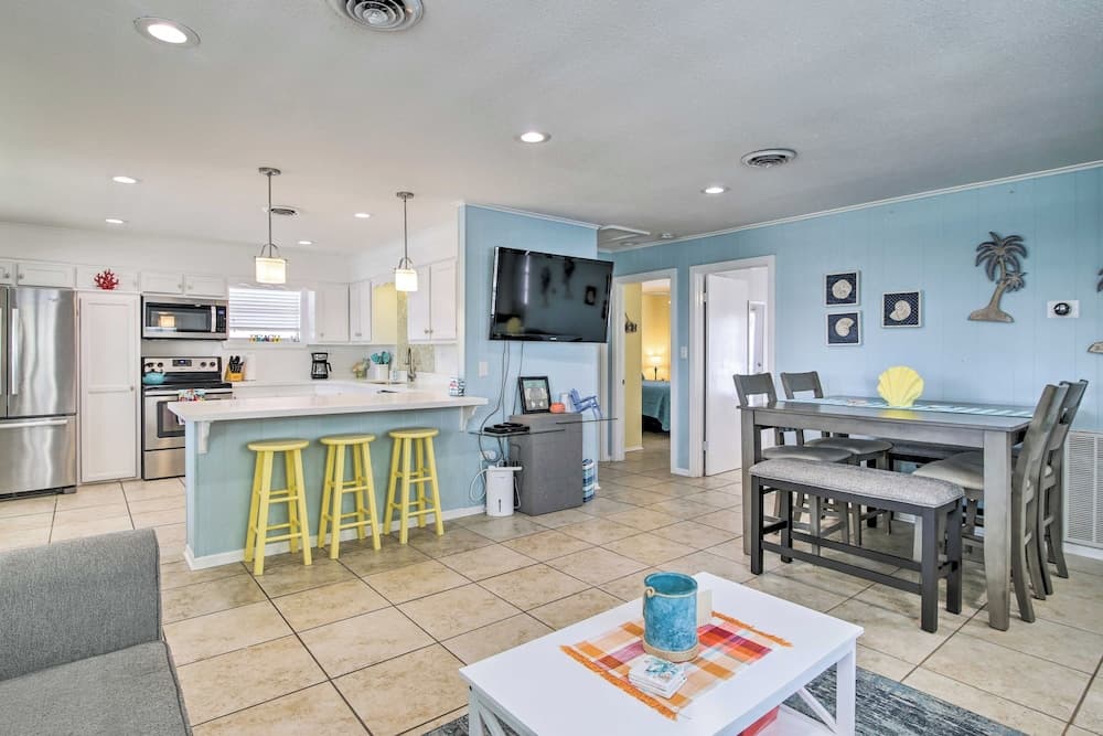 Beach Home w/ Pool & Hot Tub < 1 Block to Beach!