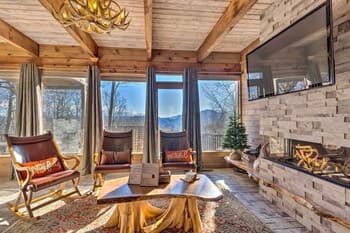 Luxe Blue Ridge Mountain Retreat w/ Sauna + Creek!