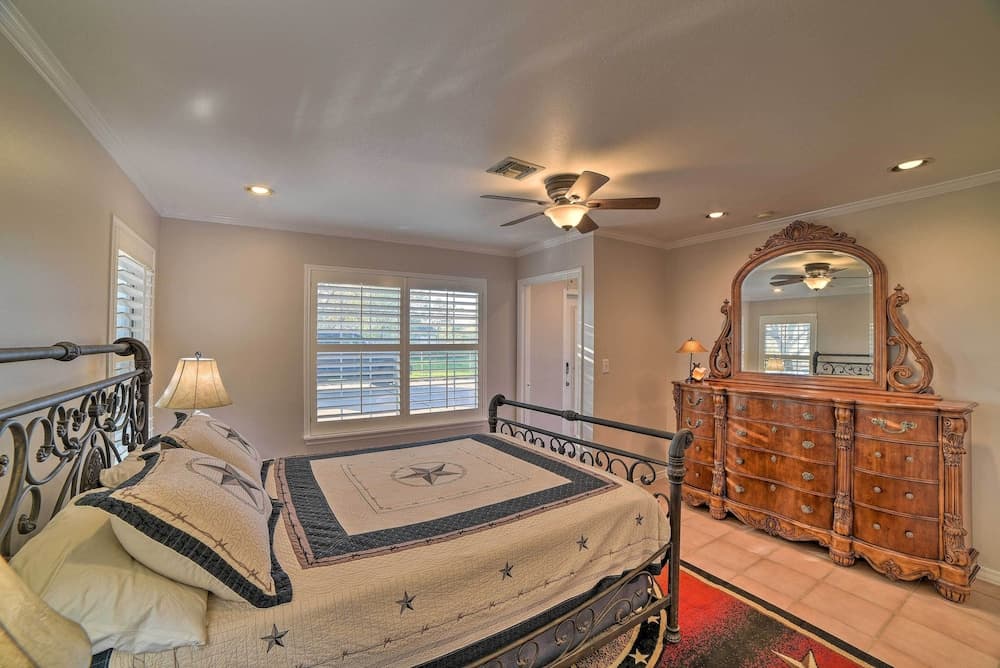 Casa de Samuel - Patio, Fountain & Outdoor Kitchen