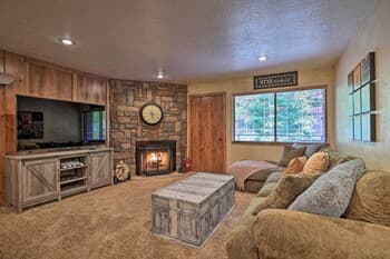 Ski-in/ski-out Brian Head Condo w/ Hot Tub Access!