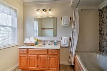 Cozy The Woodshop Cabin w/ Deck & Forest Views!