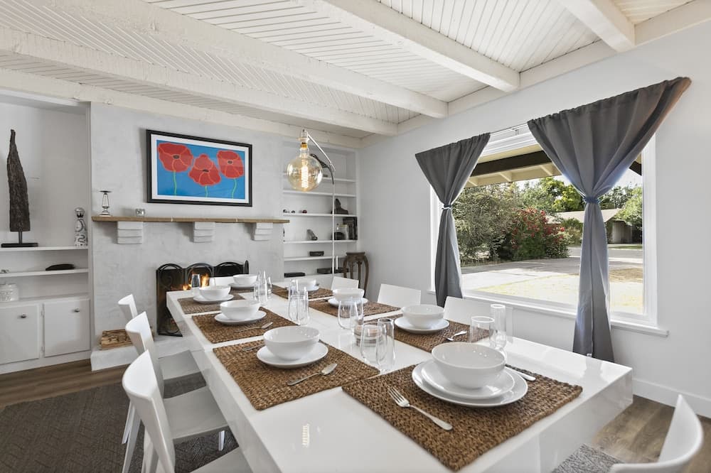 Bichitos Playground Heated with pool