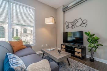 Des Moines Heavenly 1BD 1BA Downtown Apartment