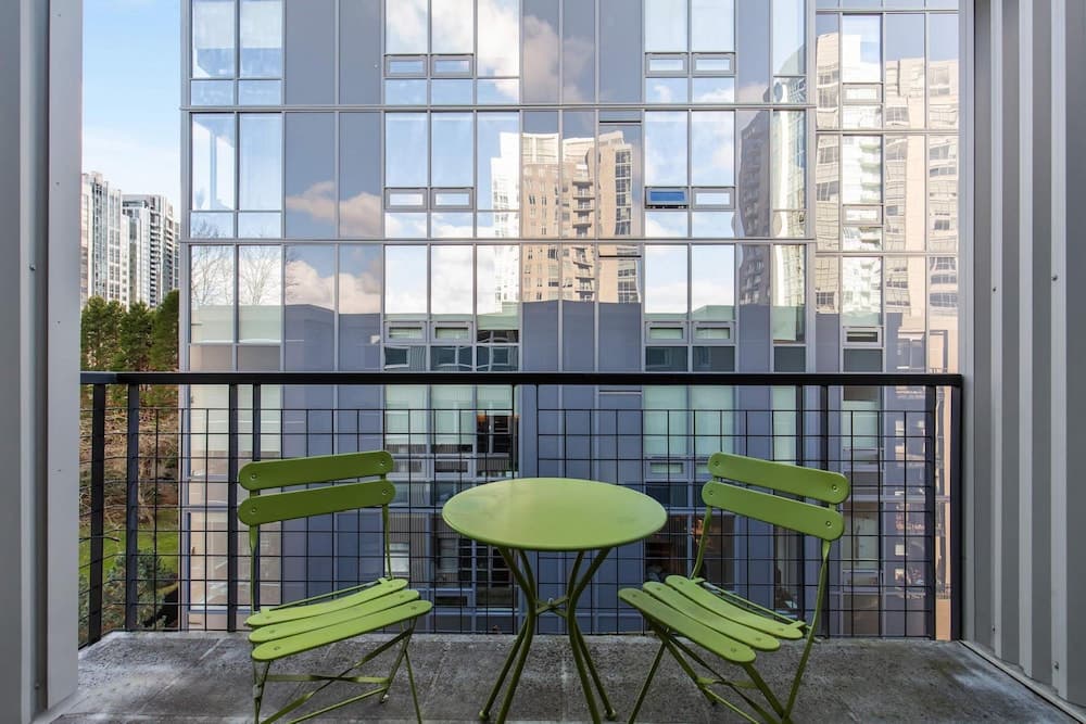 Bellevue Modern 2BD 2BA Apartment