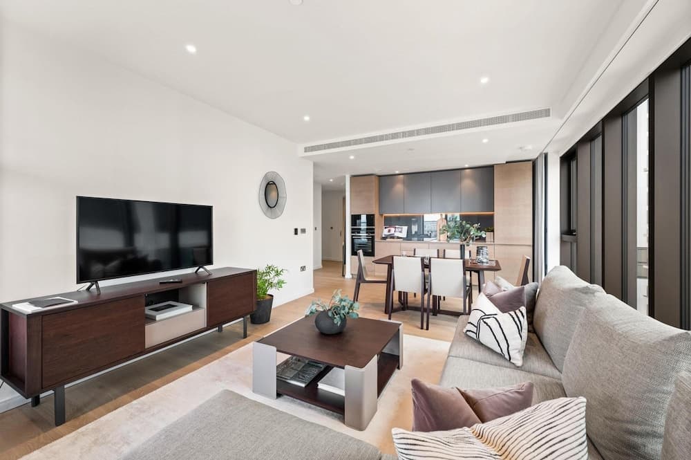 Deluxe two Bedroom Apartment in London s Canary Wharf