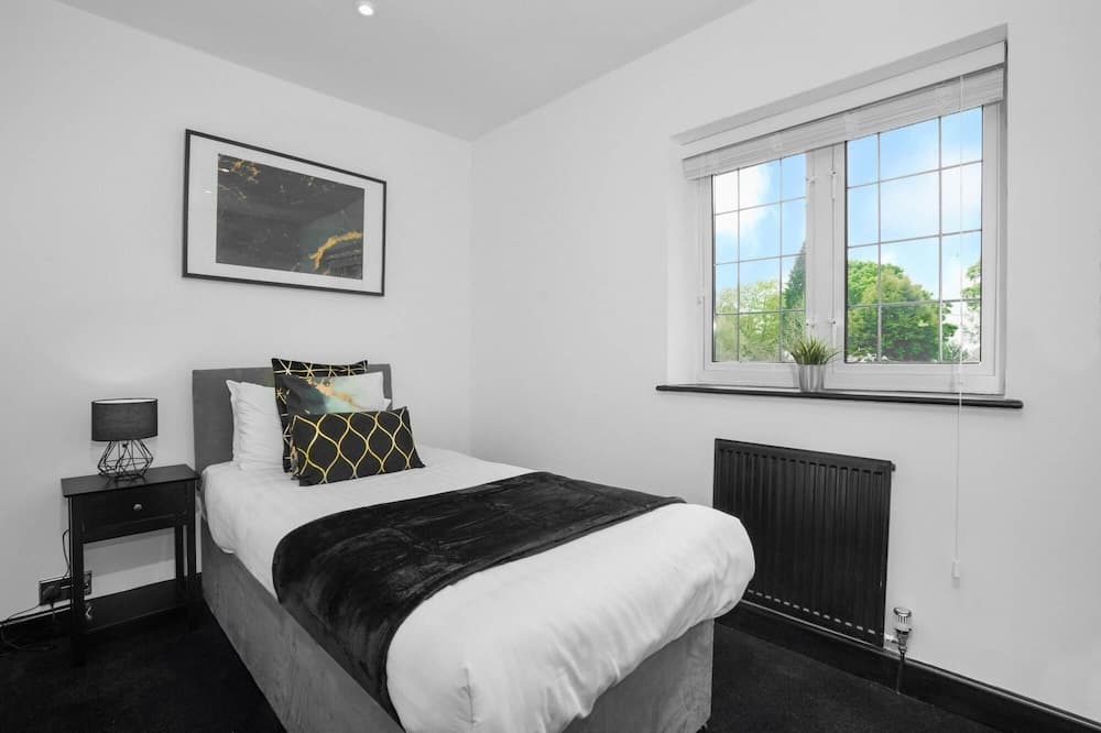 Luxury Designer Mansion in West Midlands Countryside