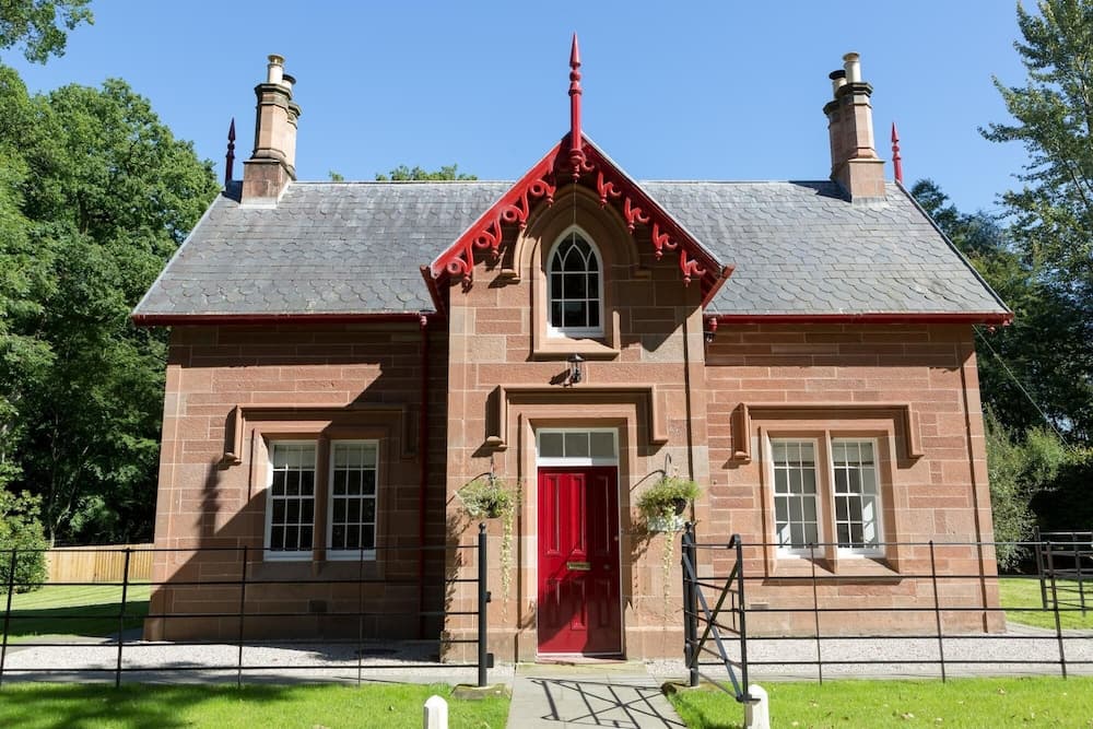 Luxury Lodge With Garden in the Grade II Listed Netherby Hall