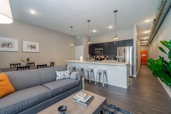 Des Moines Classy 2BD 2BA Downtown Apartment