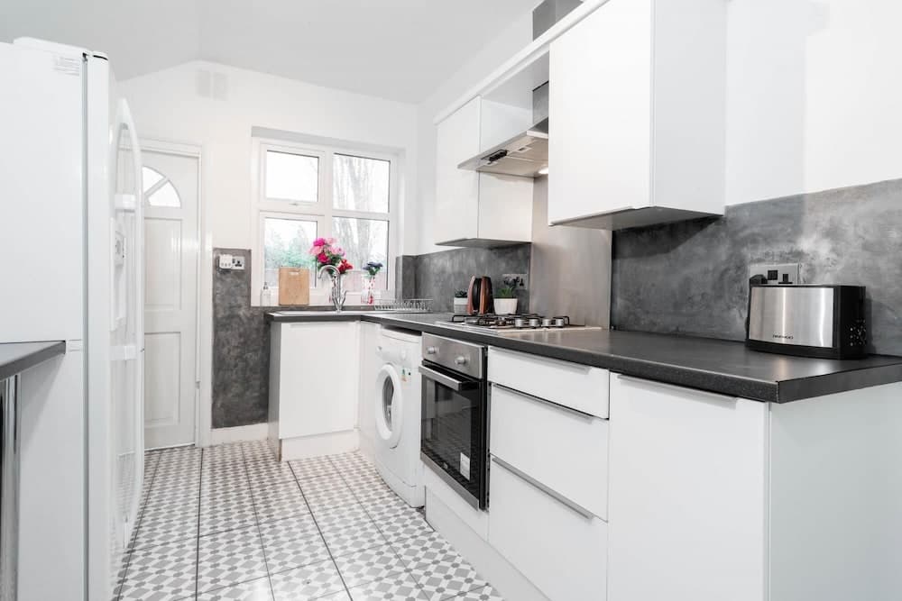 Family Home With Garden in Prime Birmingham Location