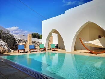 Charming Villa With Pool and sea View