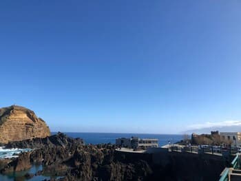 Quarto Completamente Remodelado e com Vista mar