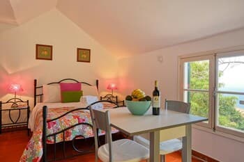 Small Studio in a Quiet Area With Pool Garden and Barbecue