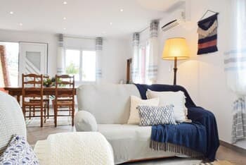 Accommodation in a Quiet Rural Area With Balcony and sea View