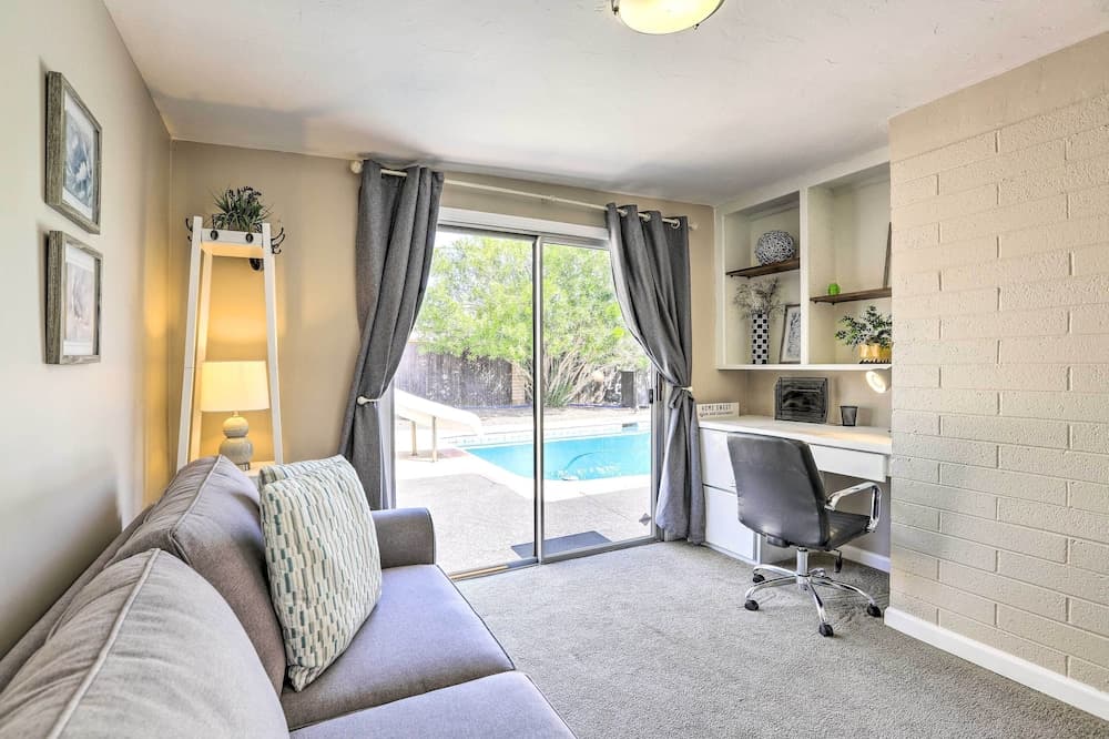 7 Mi to Downtown Phoenix: Home w/ Pool & Foosball!