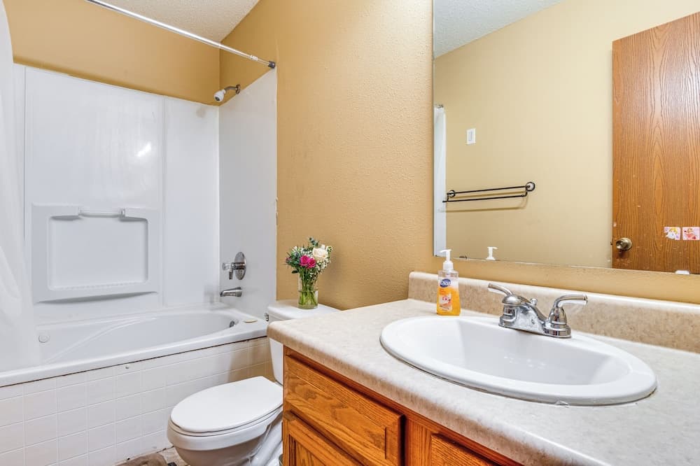 Indianapolis Vacation Rental ~ 7 Mi to Downtown!