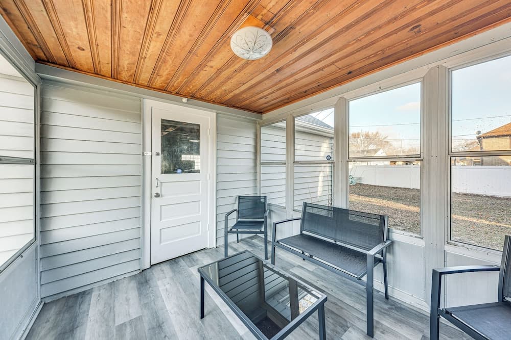 Milwaukee Vacation Rental ~ 7 Mi to Lake Michigan