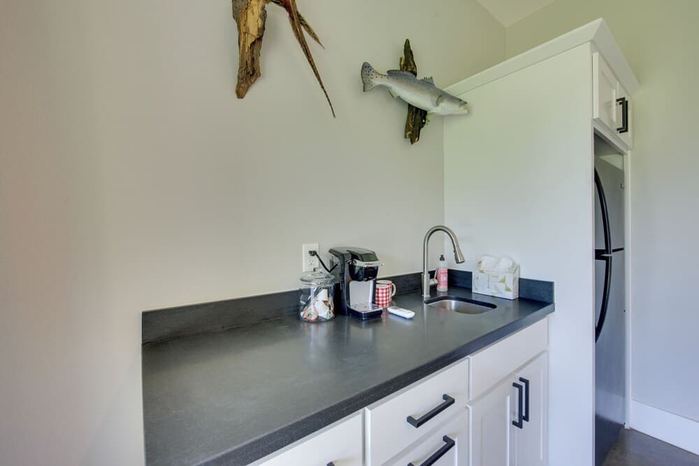 Modern Kennard Cabin w/ 3 Casitas - Walk to Pond!