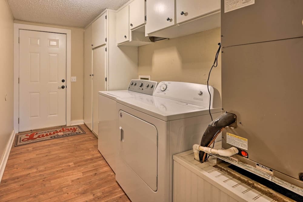 'whispering Oaks' Broken Bow Cottage Near Hiking!