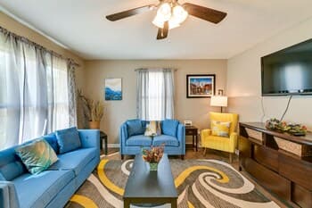 Cozy + Convenient Fayetteville Home ~ 7 Mi to Dtwn