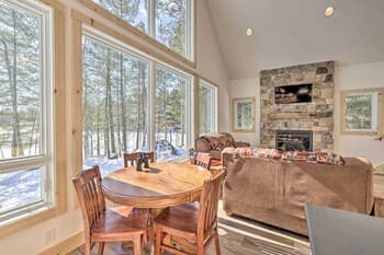 Cozy Northwoods Cabin w/ Private Lake Access