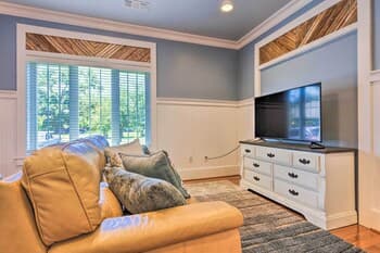 Cottage w/ Porch - 3 Min Walk to Bay St Louis