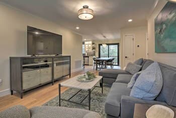 Newly Remodeled House < 1 Mi to Dtwn Bentonville!