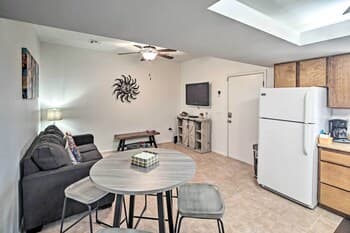 Cozy Lake Havasu City Casita w/ Patio & Grill