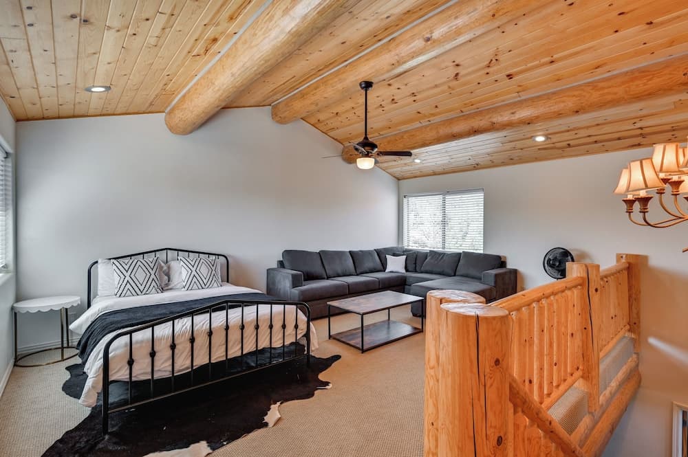 Payson Escape w/ Mtn Views & Fire Pit!