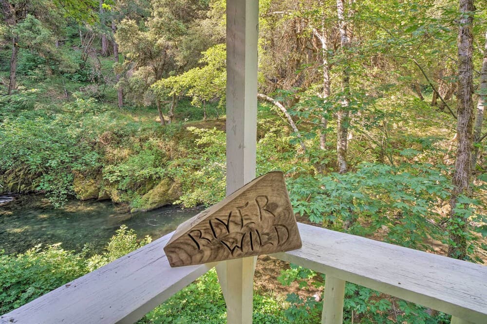 Outdoor Adventure: Tranquil Creekside Retreat