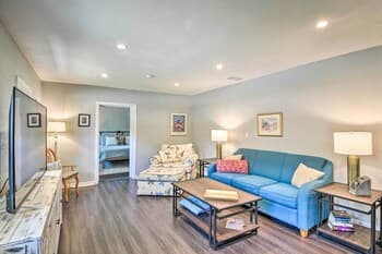 Dog-friendly Home w/ Gas Grill - Walk to Rose Bay!