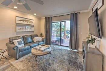 Cozy-chic Condo w/ Pool Access: 1 Block to Beach!