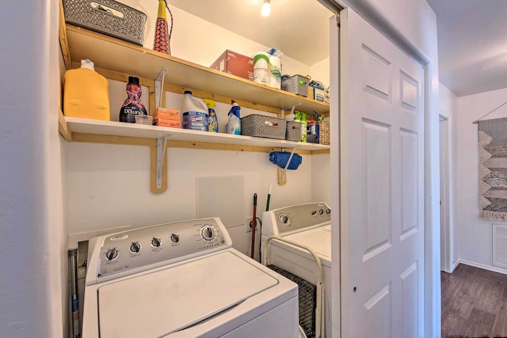 1 Mi to Hiking: Chic Show Low Escape w/ Fire Pit!