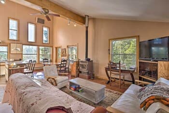 Private Dog-friendly Fairplay Cabin w/ Deck & Yard