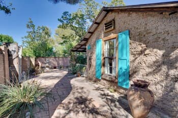 Patagonia Cottage w/ Patio & Yard: Walk to Town!