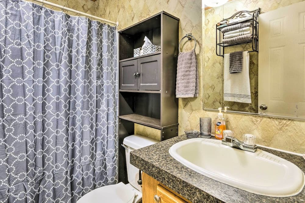 Cozy Gulf Breeze Home, 3 Mi to East Bay!